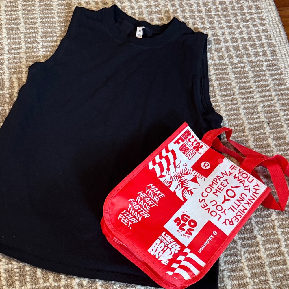 Lululemon Athletica Black Sleeveless Top sz 6 🥰🥰🥰